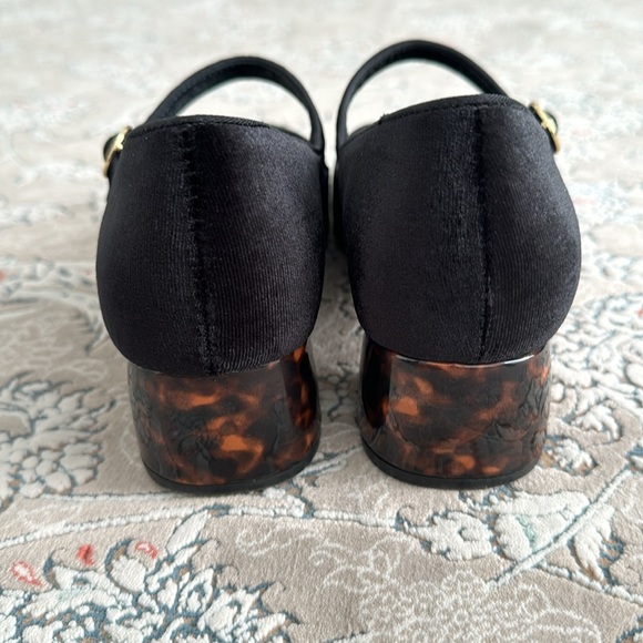 Very lightly worn! Deltan Black Velvet Mary Jane’s purchased Fromm Dillards - Picture 4 of 11